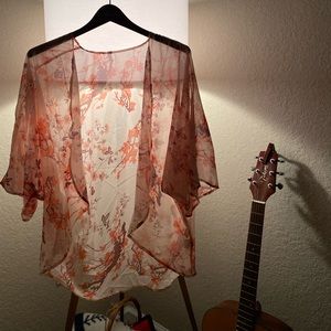 Womens blouse/cover up 🌸🌼🌻🌺🌞